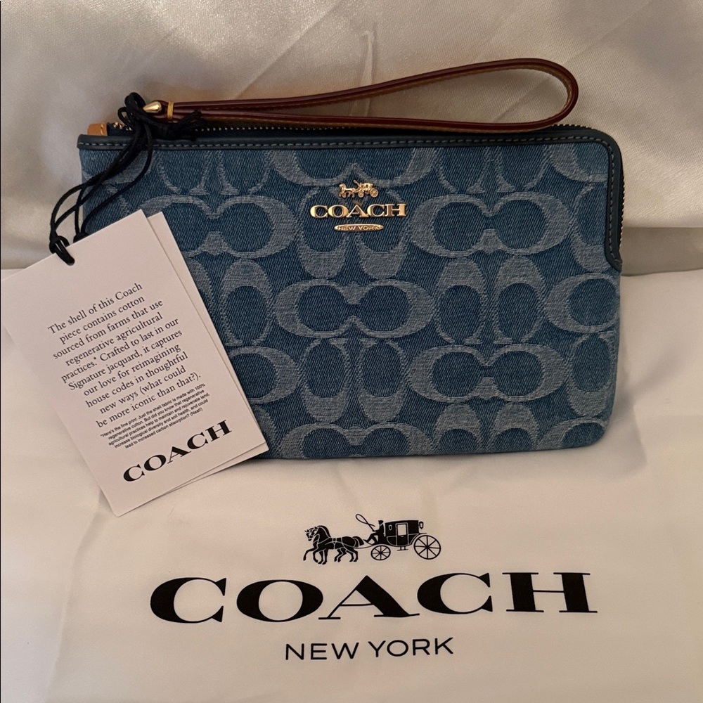 💙Coach NWT Blue Denim Large Corner Zip Wristlet with Gold Accents - Picture 3 of 7